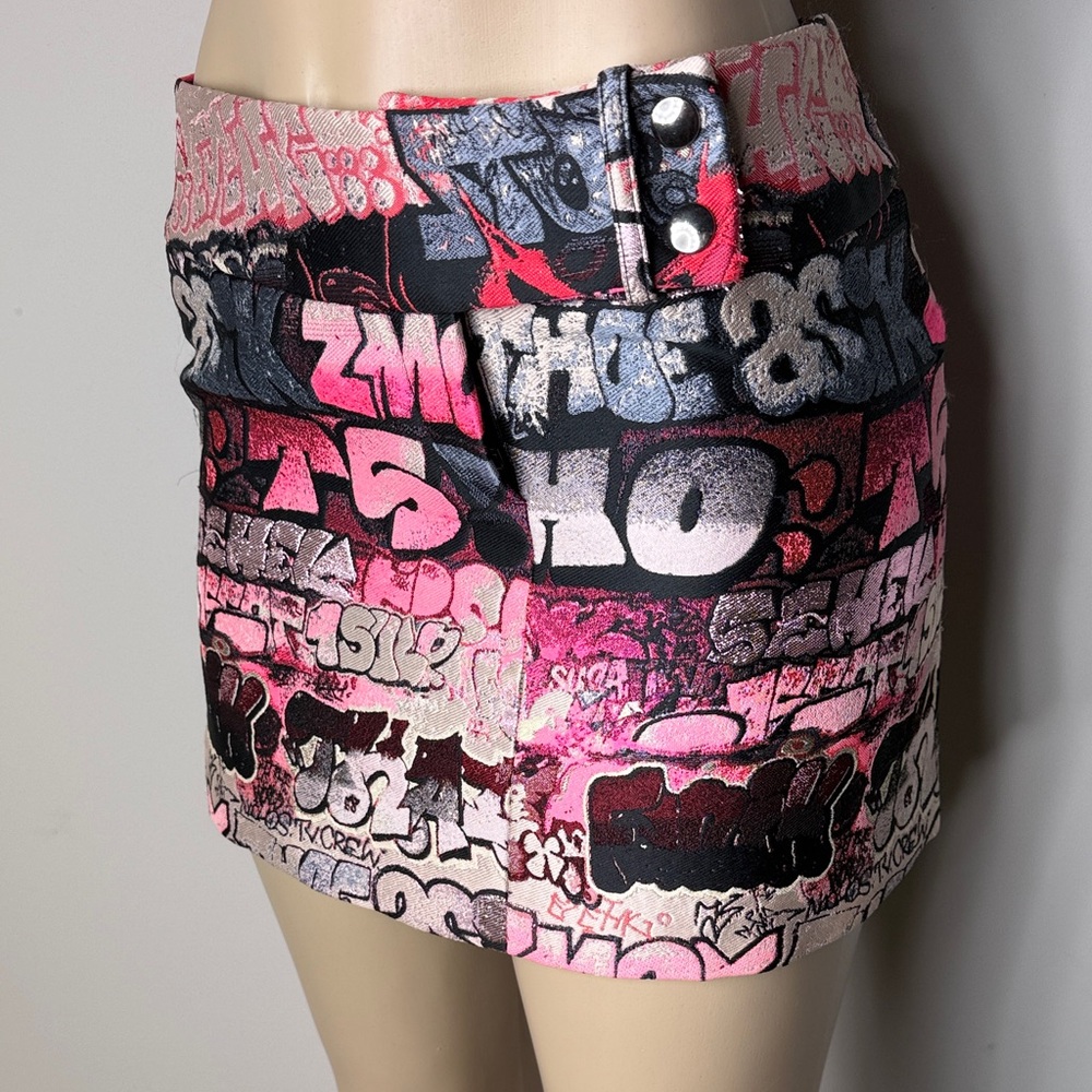 Pink & Black Graffiti-Print Mini Skirt - Picture 2 of 13
